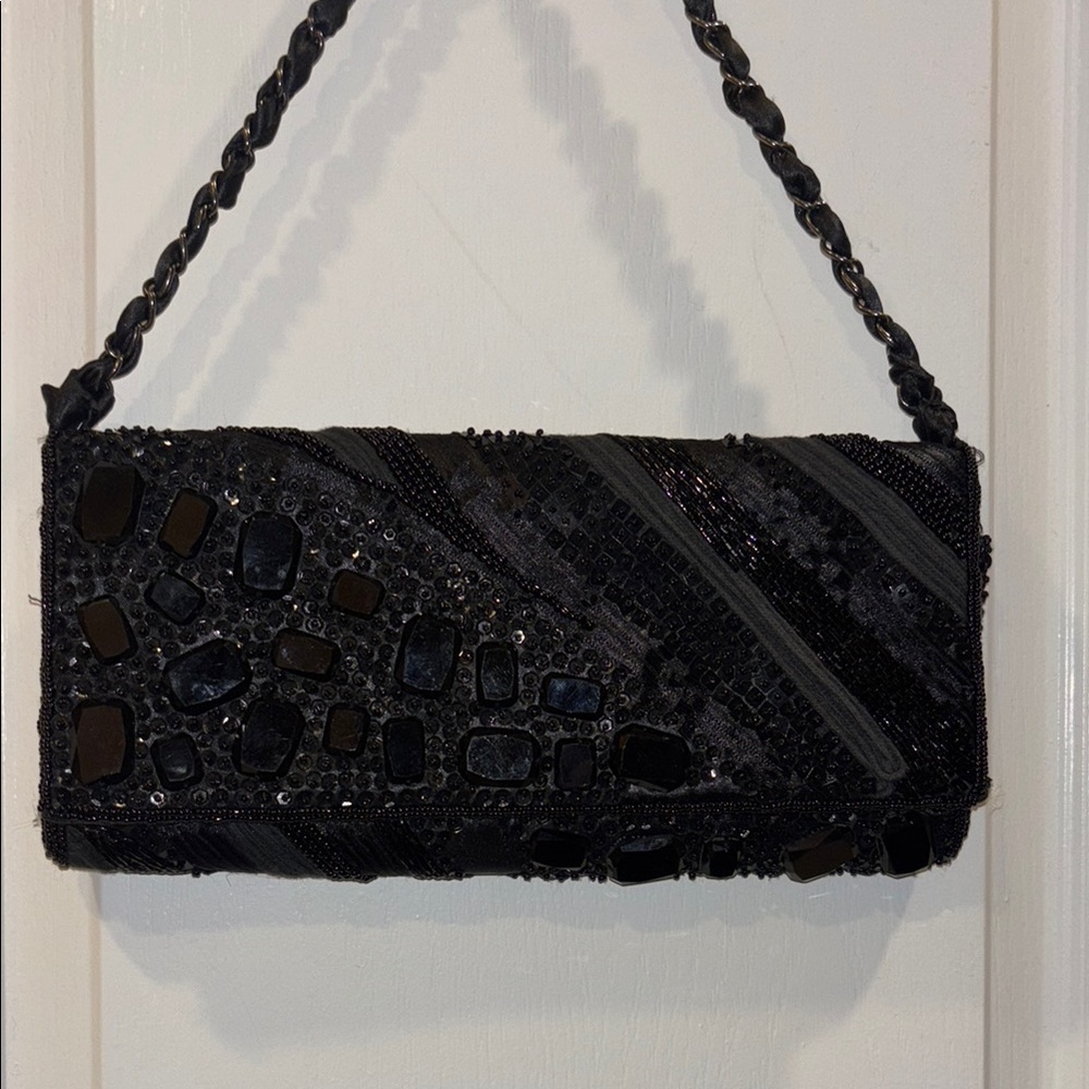 CHICOS ELEGANT BLACK BEADED CLUTCH
SILK RIBBON THROUGHOUT CHAIN HANDLES
